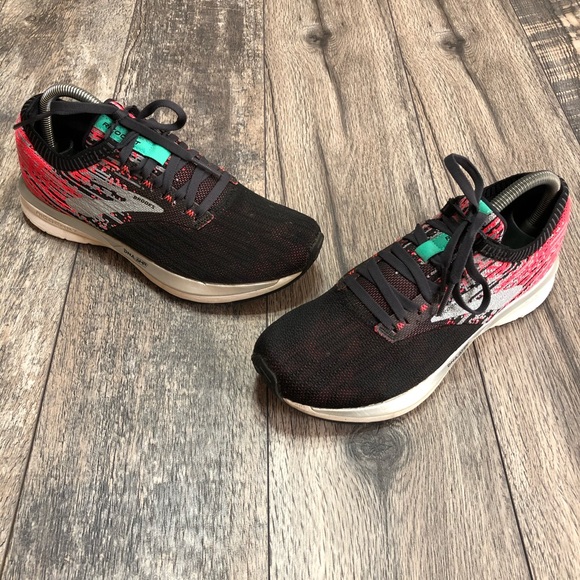 women's brooks ricochet